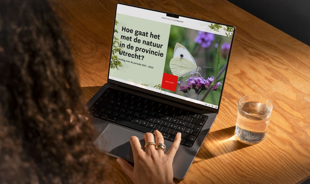 Laptop MacBook met E-magazine provincie Utrecht Staat van de Natuur